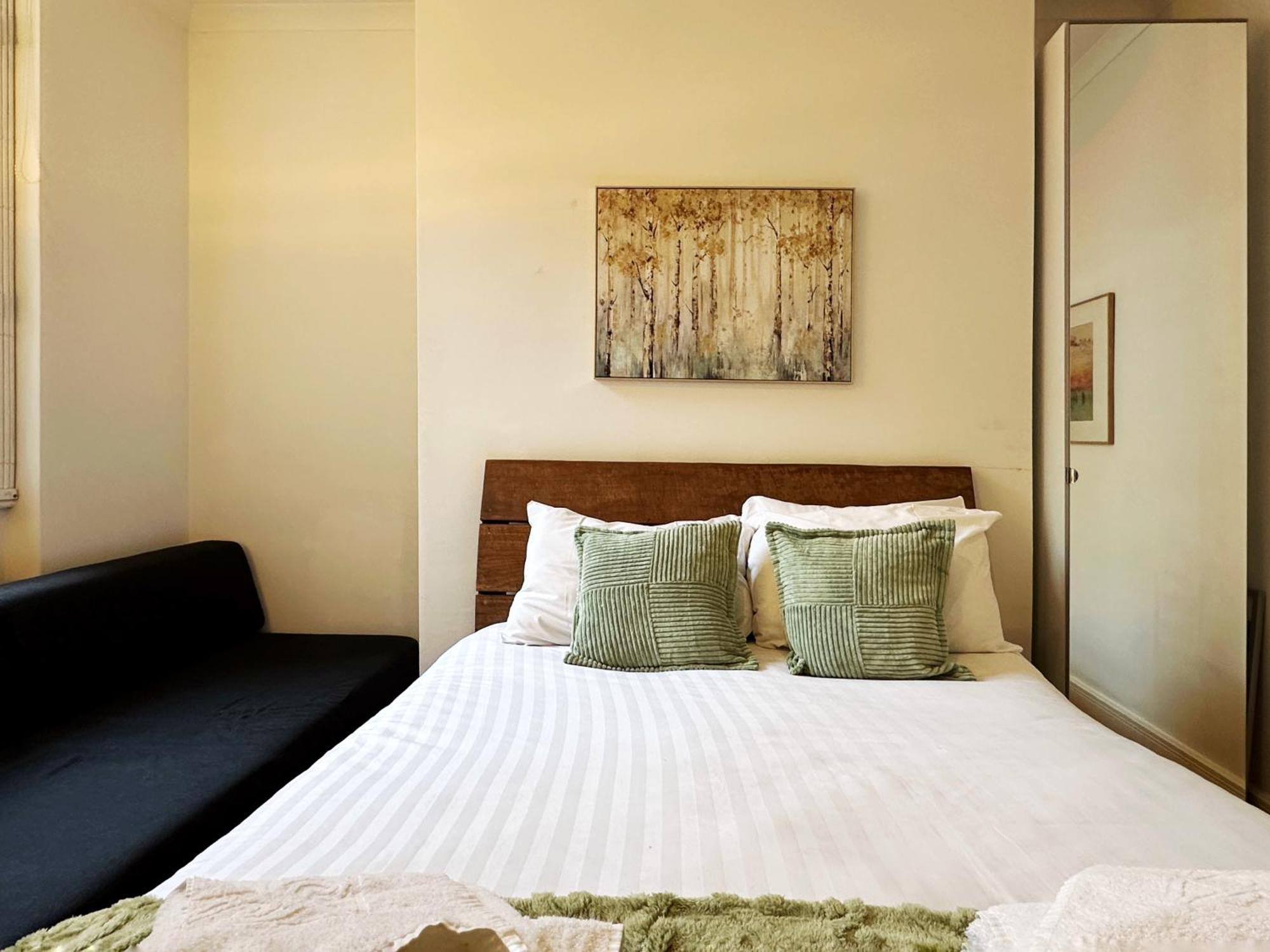 Theo's 2 Bedroom In Londra