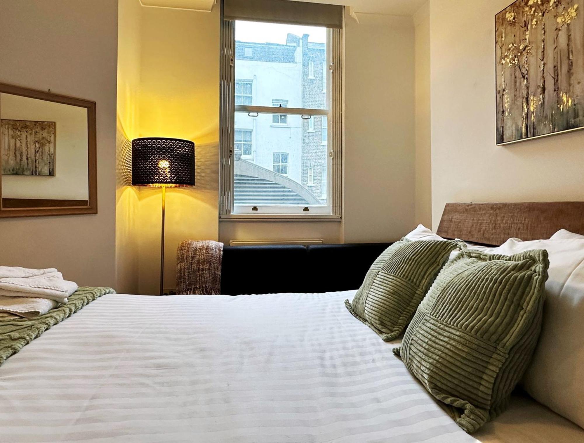Theo's 2 Bedroom In * Londra